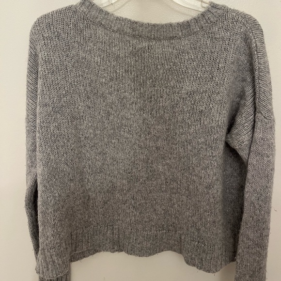 American Eagle Grey Sweater - Picture 2 of 3